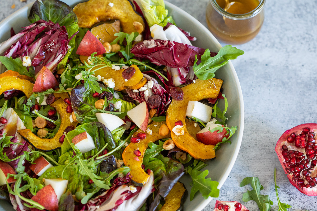 roasted acorn squash salad